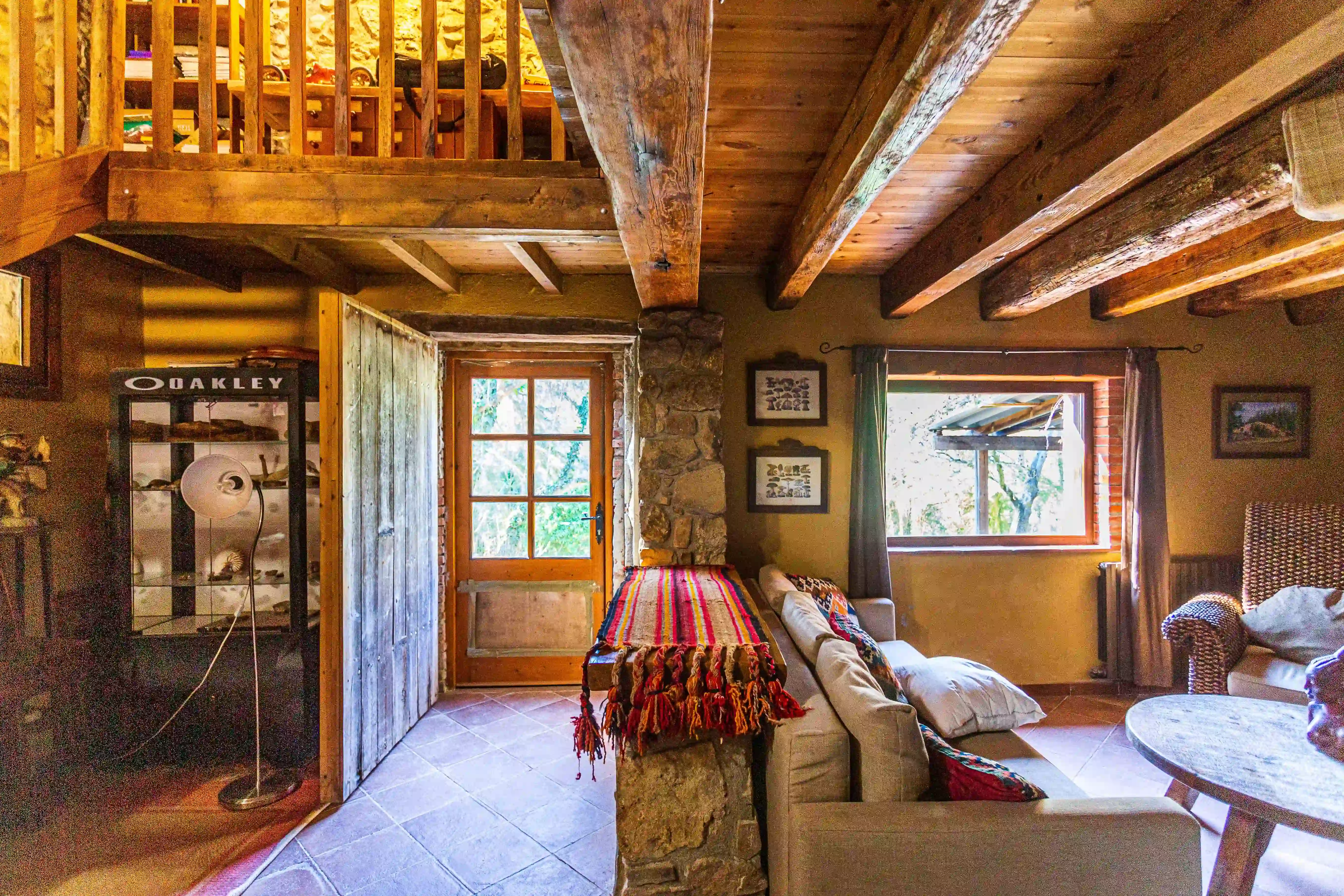 sala con vistas exteriores